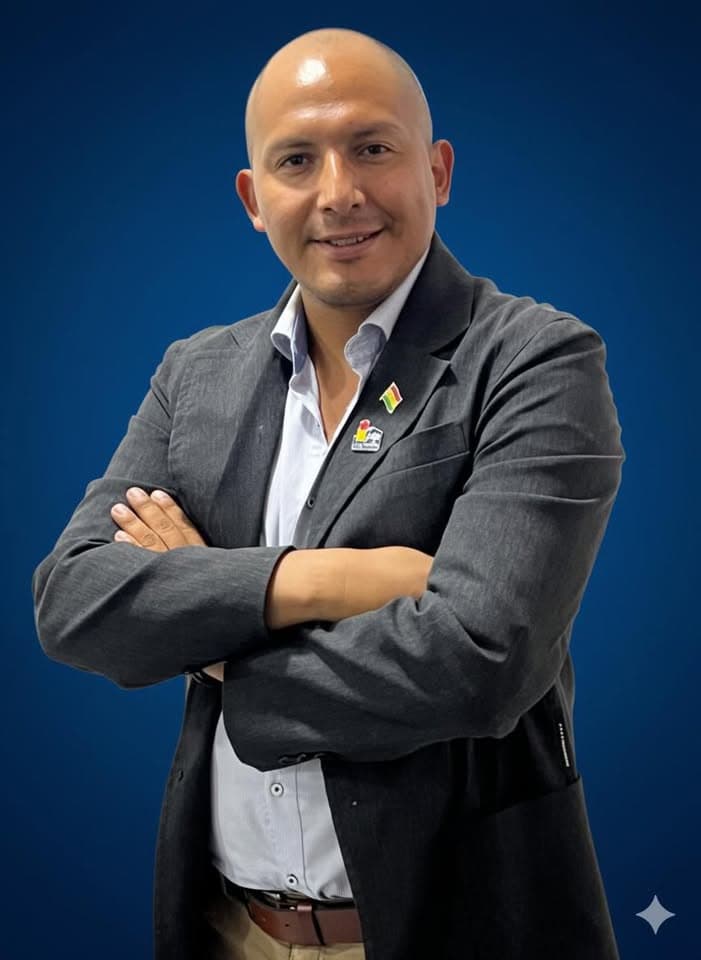 Adam Romero, asesor inmobiliario